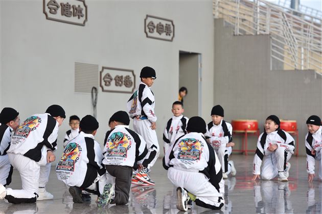 赋能心成长 蓄势新征程——棠外附小隆重举行2022--2023学年度春季开学典礼