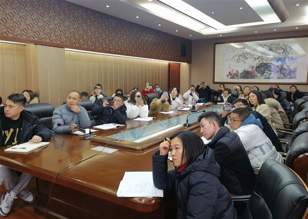 特级教师孙晓晖为八、九年级班主任培训《如何开好家长会》
