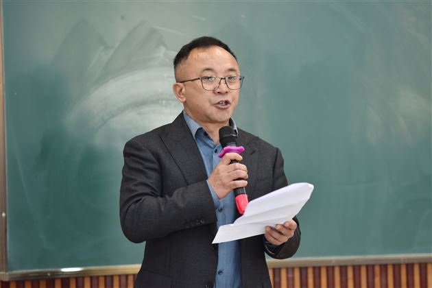 棠外高中校长杜宗平对各位专家、同仁的到来表示热烈的欢迎