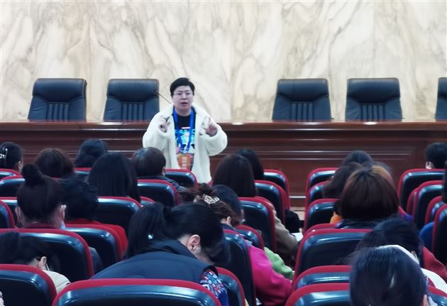 守护学生心灵 助力青春成长——棠外附小举行生活老师培训活动