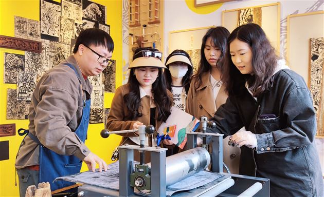 劳动创造生活 艺术丰富生活——棠外附小甲马木刻版画非遗工作坊荣获双流区中小学艺术实践工作坊一等奖