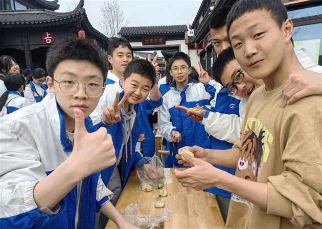 川菜小镇,味蕾之旅——记棠外初2020级研学旅行活动