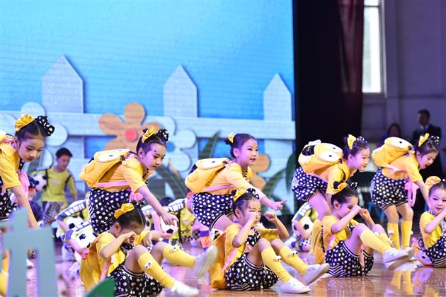 花开童年 期许未来——记棠外附小一年级“惊春 始动”主题活动