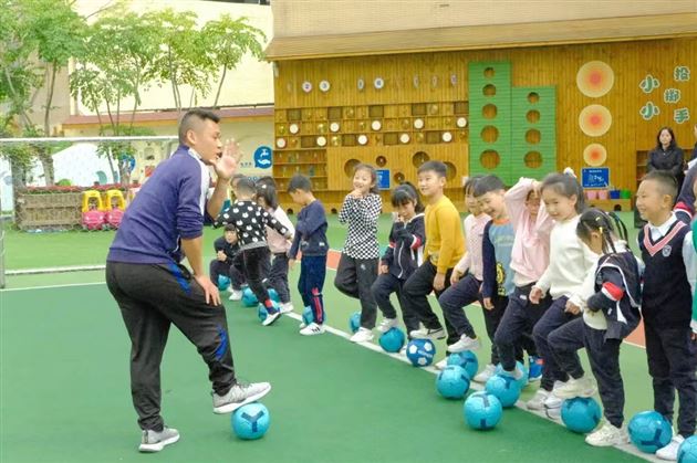 学习交流,互助成长——棠湖仁智幼儿园接待广元市幼教同行参观交流