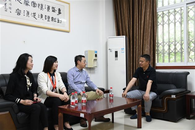 科技赋能 培养创新人才——成都棠湖外语学校“爱成都 迎大运”通信科普活动
