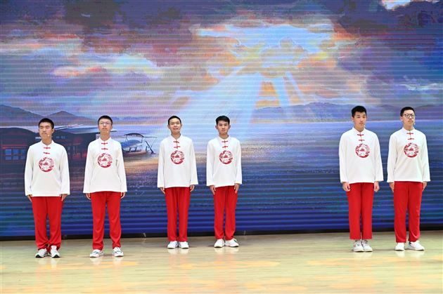 青春诗颂新时代 棠外学子展风采