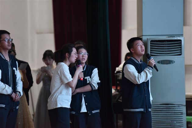 寄情于语,声情并茂,献礼棠外二十周年华诞——棠外高2022级举行外语配音比赛