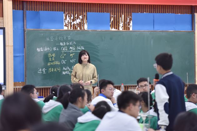 以评促教 以研促修——双流区中小学教务主任高级研修班干部综合素养提升培训视导巡诊活动顺利进行