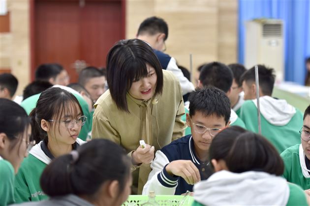 以评促教 以研促修——双流区中小学教务主任高级研修班干部综合素养提升培训视导巡诊活动顺利进行