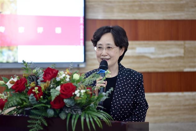 开展课题研究,推进课堂改革,落实贯通培养——棠外高中英语组举行“建设棠外好课堂”专题研讨暨市级课题开题会