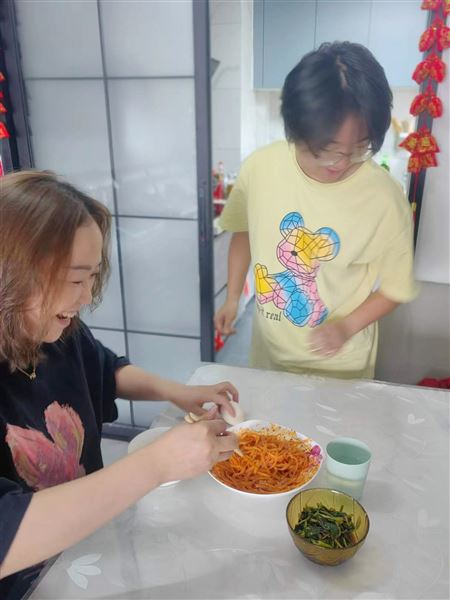 爱,自有力量——棠外高中开展母亲节感恩教育主题活动