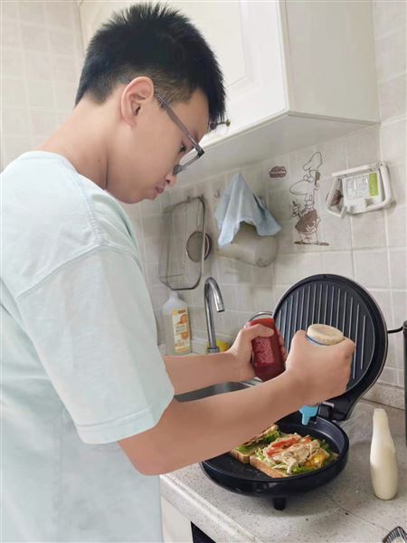 爱,自有力量——棠外高中开展母亲节感恩教育主题活动
