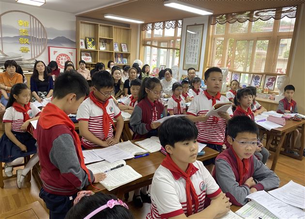送教崇州展风采 共学共研共成长