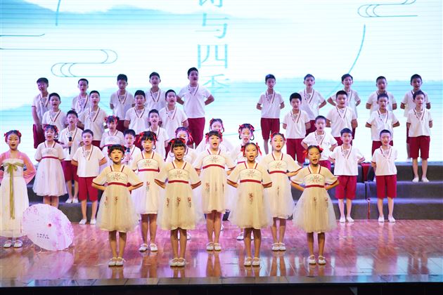 轻叩诗歌大门,收集美好诗篇——记棠外附小四年级语文学科实践活动