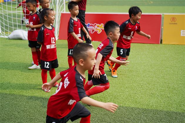 点赞!棠湖仁智幼儿园足球小将荣获多个省级运动奖项