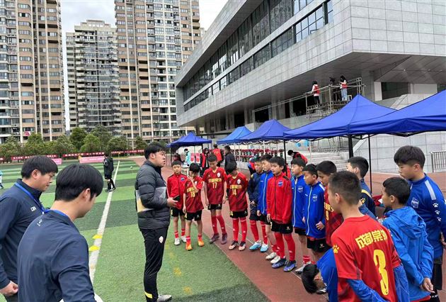 棠外附小勇夺四川省第三届“贡嘎杯”青少年校园足球联赛冠军!