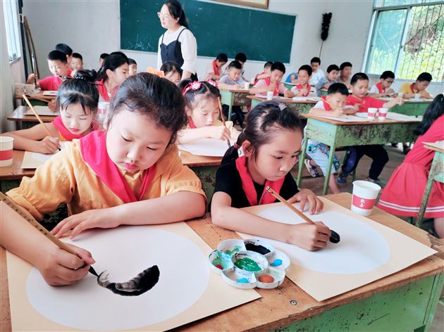 与爱同行暖童心 快乐天使庆“六一”