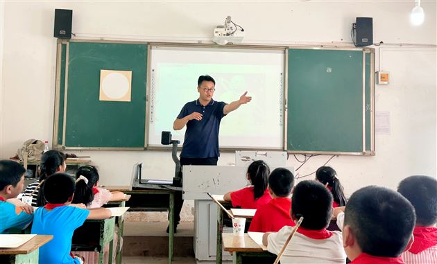 与爱同行暖童心 快乐天使庆“六一”