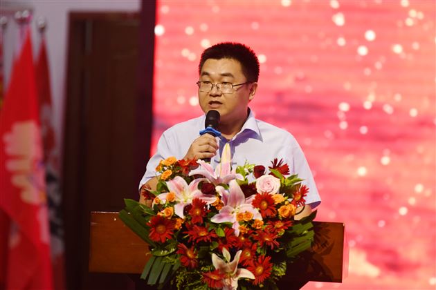 立足新起点,创造新辉煌——记棠外高2021级“零诊”表彰暨高三启动仪式