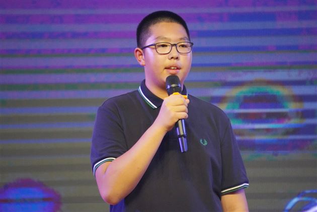 棠外初2021级语文组举行“青春须早为”演讲比赛