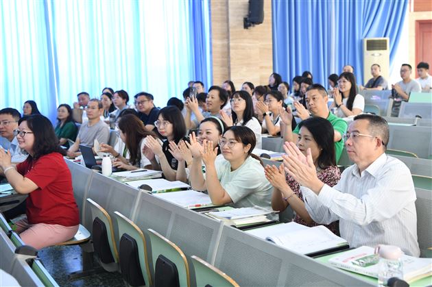 整本书阅读,向思维深处漫溯——双流区高中语文教研活动在棠外举行