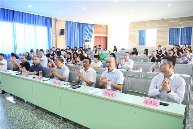整本书阅读,向思维深处漫溯——双流区高中语文教研活动在棠外举行