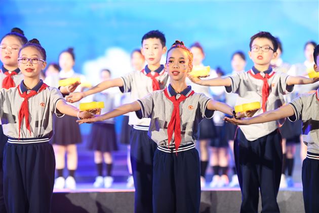廿载风华 弦歌永续——记成都棠湖外国语学校建校二十周年庆典