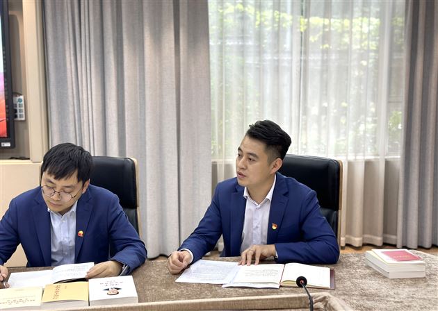 坚守初心 砥砺前行——棠外初中第三党支部召开预备党员转正党员大会 