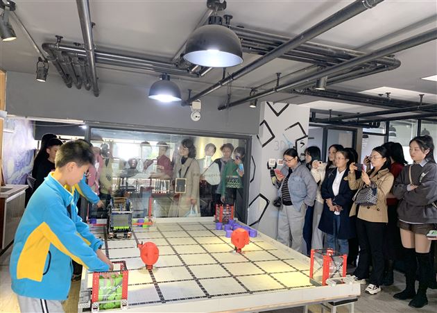 故事来引领 修身共成长 ——成都东部新区骨干教师到棠外附小培训学习纪实
