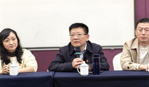 党建引领聚合力 踔厉奋发建新功——成都棠湖外国语学校初中第二党支部开展主题党日活动