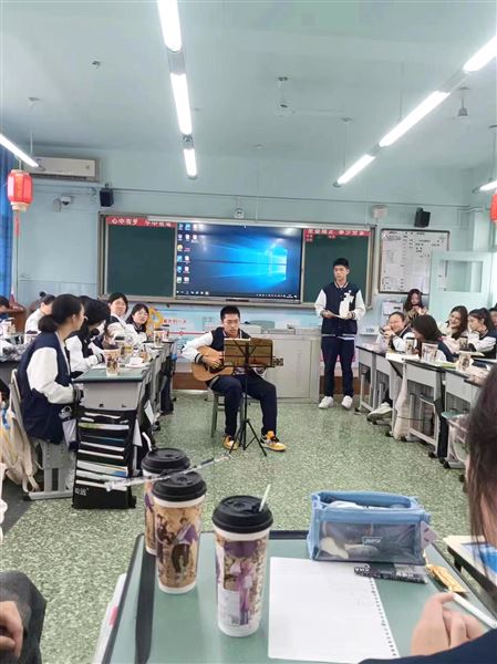 弦歌永续,畅想未来——记高中德育处组织开展回顾校庆活动