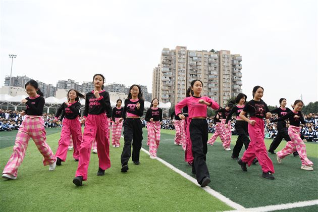 棠外初中成功举办第十届冬季师生集体趣味运动会