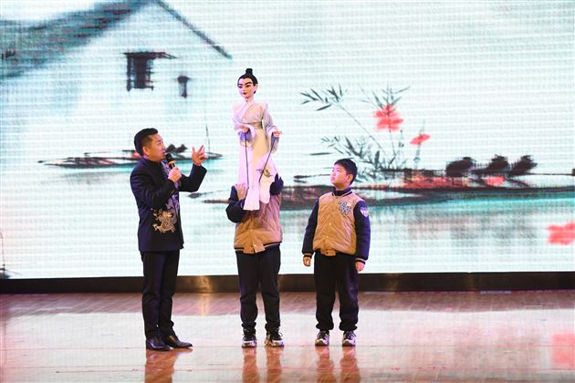 艺术大师进校园 附小学子笑开颜