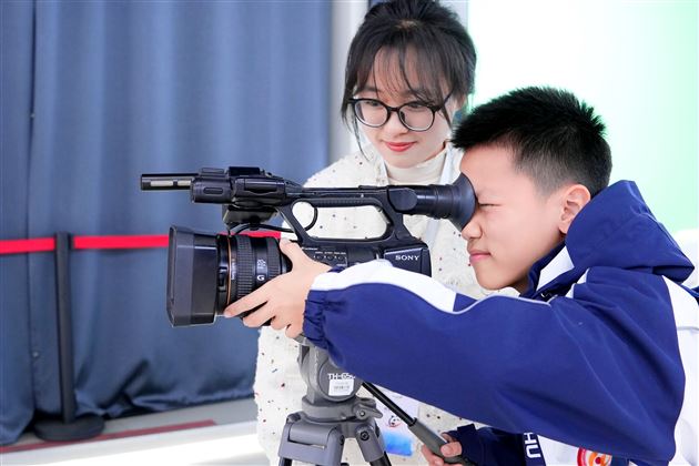 传承工业与影视荣光 感知中国科技发展——记棠外初2023级秋季研学活动