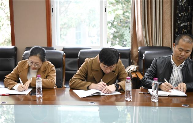 专家领航研真知 家校协力促共育——我校两项省级课题开题论证会简报