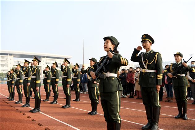 守护国旗 薪火相传——棠外初中举行第十九届国旗班交接仪式