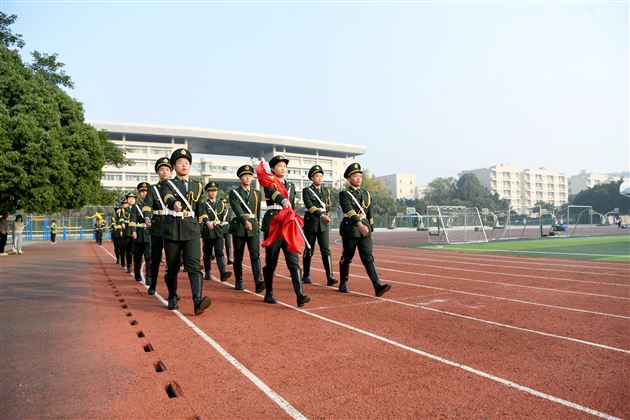 守护国旗 薪火相传——棠外初中举行第十九届国旗班交接仪式