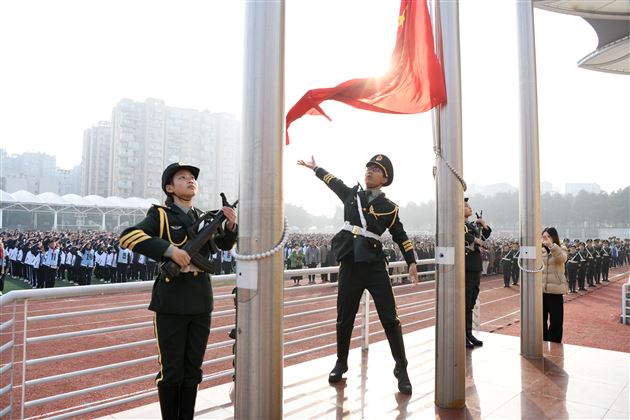 守护国旗 薪火相传——棠外初中举行第十九届国旗班交接仪式