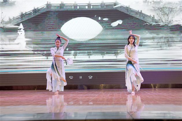 弦续华章 歌舞飞扬——棠外第十届校园艺术节成功举办