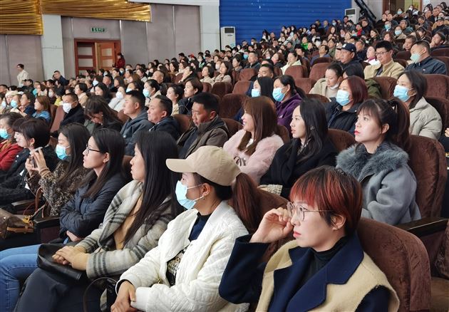 走进青春期  成就阳光心理——记棠外附小五六年级家长学校活动