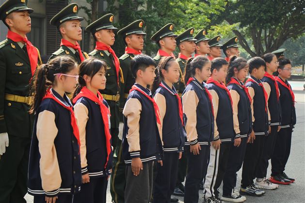 学习国防发展史 少年立志家国情——记棠外附小六年级开展家长义工活动