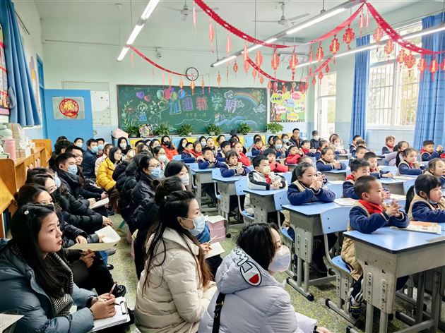 家校零距离 同心助成长——记棠外附小家长开放课活动