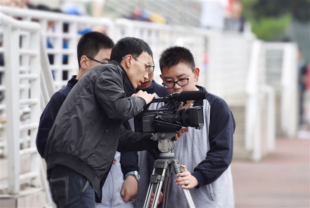 喜报:棠外电视台斩获全国中小学校园影视最高奖——金杜鹃奖