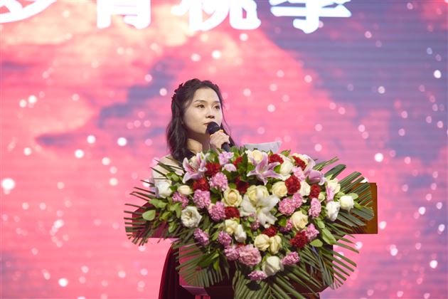 一诊试剑露锋芒 再启新程攀新高——棠外高2021级举行一诊表彰大会