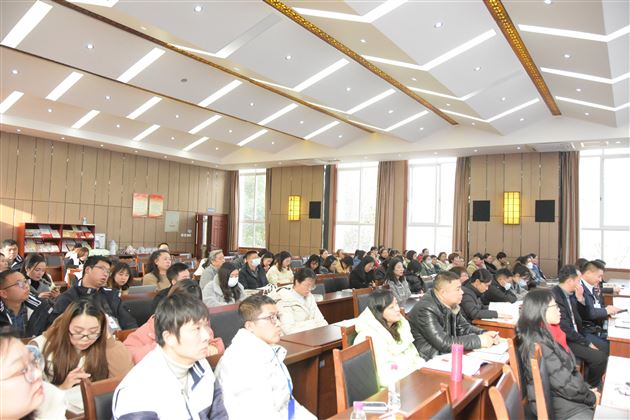 润泽学生心灵 筑牢安全防线——棠外初中开展班主任、生活老师心理技能专题培训会暨期末工作安全会