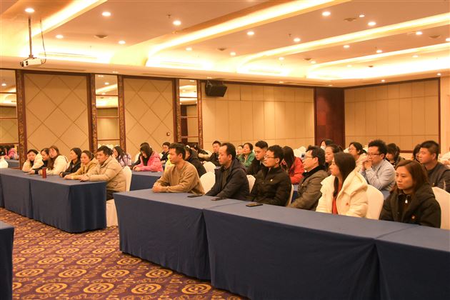 凝心聚力,攻坚克难,勇攀高峰——记成都棠湖外国语学校初中第一、三党支部主题党日活动