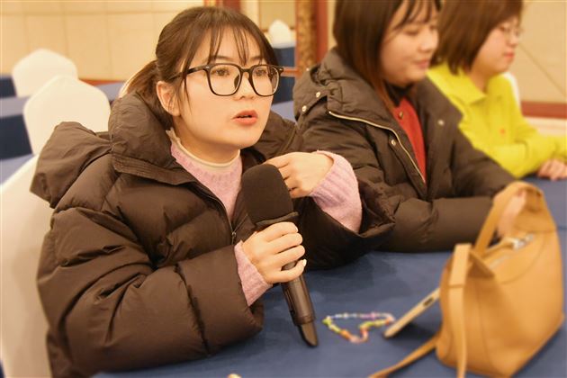凝心聚力,攻坚克难,勇攀高峰——记成都棠湖外国语学校初中第一、三党支部主题党日活动