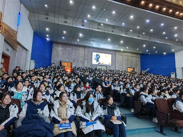 同心共铸高品质 凝心聚力再出发——记棠外高中第38期修身大讲堂活动