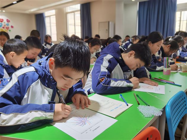 点燃新学期的火花 开启新学期征程——记2024年春季初中开学心理第一课