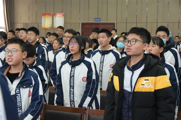 用“心”助人 温暖陪伴——棠外初中开展学生心理健康培训暨学生成长讲座
